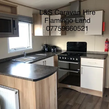 Flamingo Land Cedar Wood Cw80