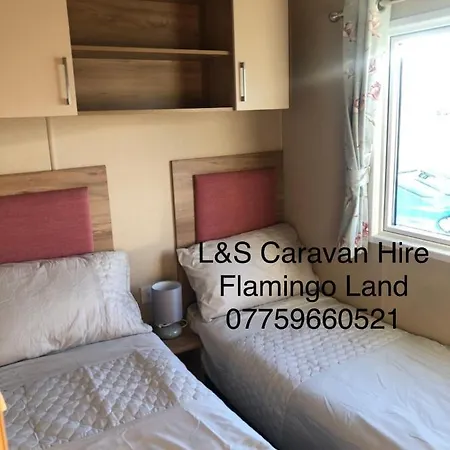 Flamingo Land Cedar Wood Cw80 Kirby Misperton